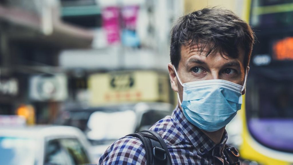 Нужно ли носить маски от вируса?