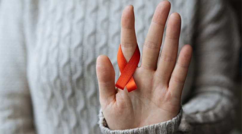Как не передается ВИЧ: развеиваем популярные мифы